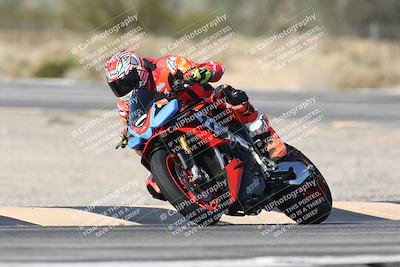 media/Dec-01-2025-Moto Forza (Mon) [[2daa91e15f]]/1-Advanced Group/Session 3 (Turn 3)/